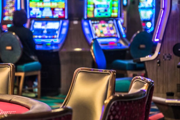 mawaetoto app home screen showing live-dealer tables and sportsbook menu